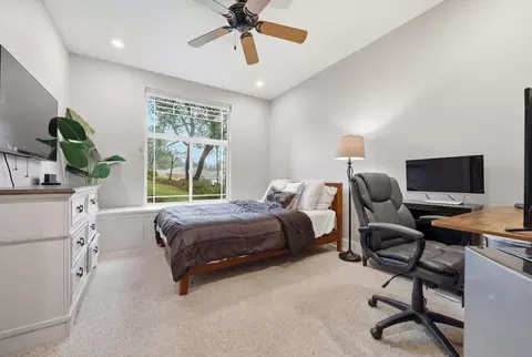 Bedroom - 13482 Tierra Heights Rd, Redding, CA 96003 photo 3 of 3