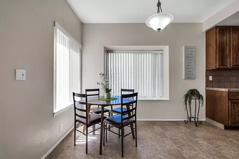 Dining - 410 Ridgecrest Trl #129, Redding, CA 96003 photo 1 of 3