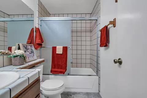 Bath - 410 Ridgecrest Trl #129, Redding, CA 96003 photo 3 of 3