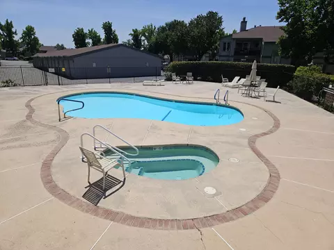Exterior - 410 Ridgecrest Trl #129, Redding, CA 96003 photo 3 of 6