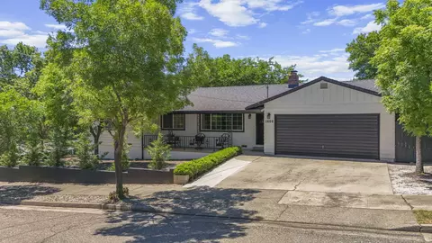 1666 Willis St, Redding, CA 96001