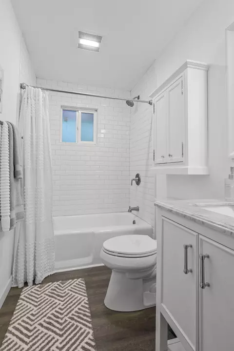 Bath - 1666 Willis St, Redding, CA 96001 photo 5 of 5