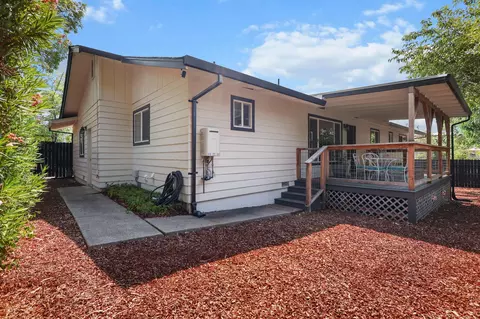 Exterior - 1666 Willis St, Redding, CA 96001 photo 7 of 10