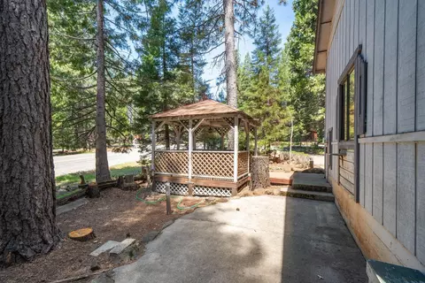 Exterior - 30759 Tinkerbell Ln, Shingletown, CA 96088 photo 11 of 18