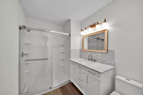 Bath - 2636 Avola St, Redding, CA 96002 photo 2 of 2