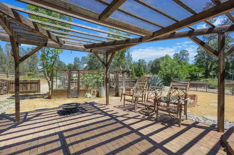 Exterior - 21080 Joanna Way, Redding, CA 96003 photo 20 of 31