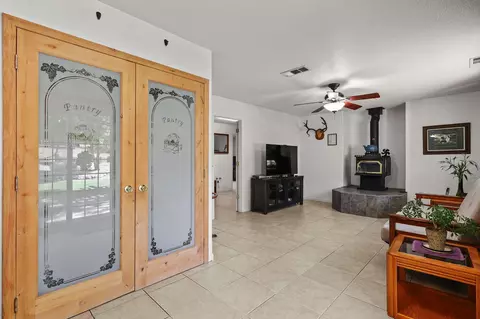 Entry Way - 21080 Joanna Way, Redding, CA 96003 photo 4 of 7