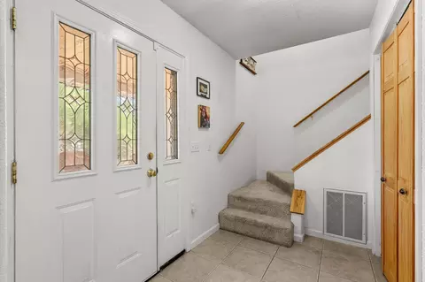 Entry Way - 21080 Joanna Way, Redding, CA 96003 photo 1 of 7