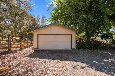 Exterior - 21080 Joanna Way, Redding, CA 96003 photo 24 of 31