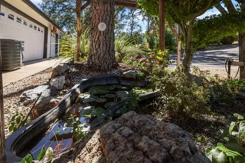 Exterior - 21080 Joanna Way, Redding, CA 96003 photo 6 of 31