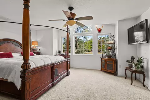 Bedroom - 21080 Joanna Way, Redding, CA 96003 photo 6 of 7