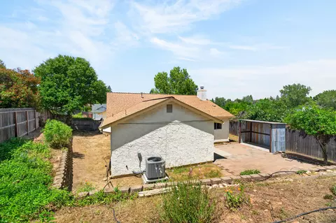 Exterior - 535 Vansicklen Way, Redding, CA 96003 photo 10 of 11