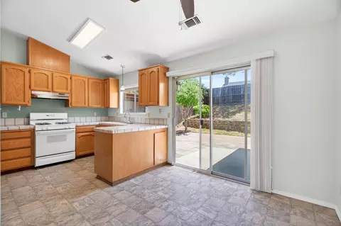 Kitchen - 535 Vansicklen Way, Redding, CA 96003 photo 1 of 5