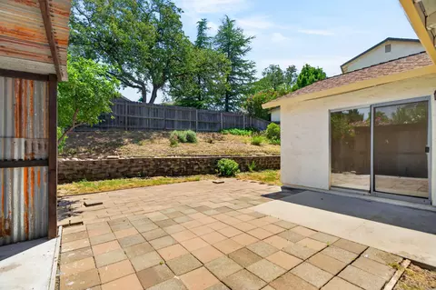 Exterior - 535 Vansicklen Way, Redding, CA 96003 photo 6 of 11