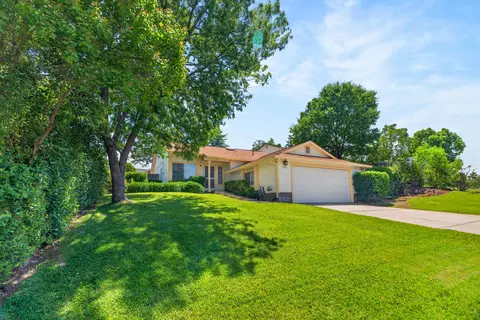 Exterior - 535 Vansicklen Way, Redding, CA 96003 photo 2 of 11