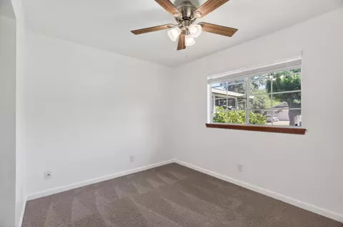 Bedroom - 1544 Morningsun Dr, Redding, CA 96002 photo 5 of 7