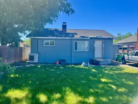 2896 East St, Anderson, CA 96007