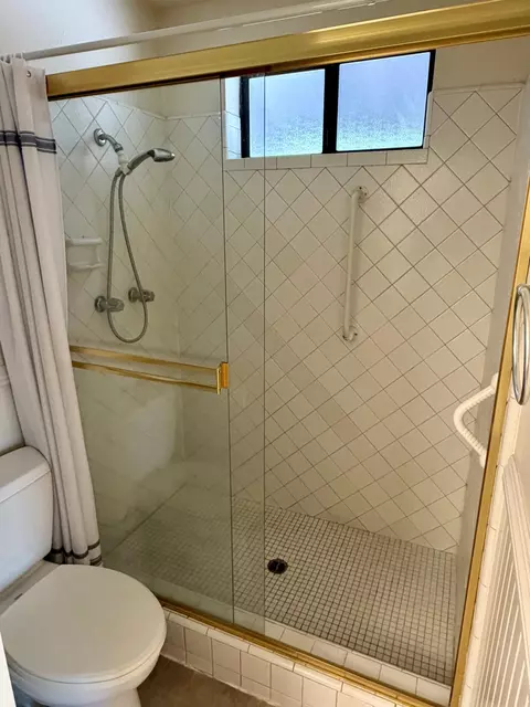 Bath - 3856 Westgate Ave, Redding, CA 96001 photo 1 of 3