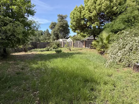 Exterior - 3856 Westgate Ave, Redding, CA 96001 photo 7 of 13