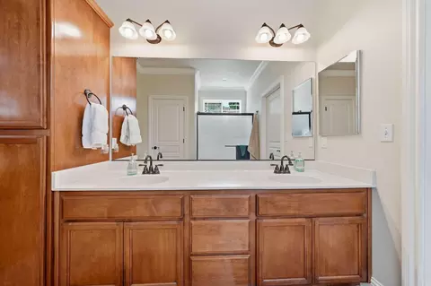 Bath - 3444 Denali St, Redding, CA 96002 photo 1 of 2