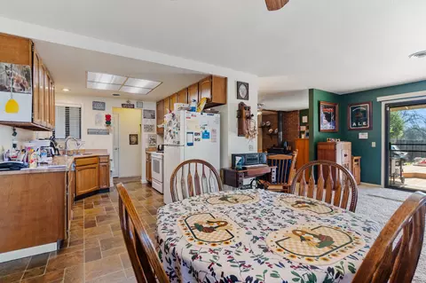 Dining - 2560 Oriole Dr, Red Bluff, CA 96080 photo 2 of 2