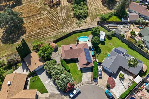 View/Area - 2560 Oriole Dr, Red Bluff, CA 96080 photo 5 of 11