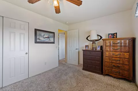 Bedroom - 2560 Oriole Dr, Red Bluff, CA 96080 photo 4 of 4