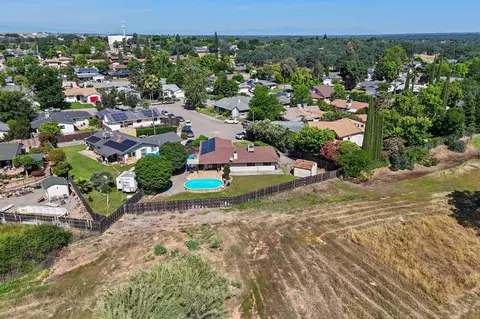 View/Area - 2560 Oriole Dr, Red Bluff, CA 96080 photo 8 of 11