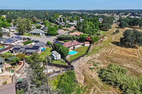 View/Area - 2560 Oriole Dr, Red Bluff, CA 96080 photo 9 of 11