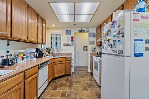 Kitchen - 2560 Oriole Dr, Red Bluff, CA 96080 photo 3 of 3