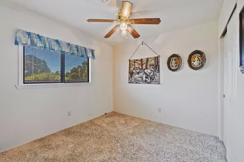 Bedroom - 2560 Oriole Dr, Red Bluff, CA 96080 photo 3 of 4
