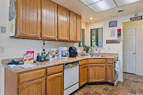 Kitchen - 2560 Oriole Dr, Red Bluff, CA 96080 photo 2 of 3