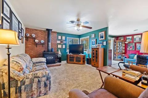 Living - 2560 Oriole Dr, Red Bluff, CA 96080 photo 3 of 3