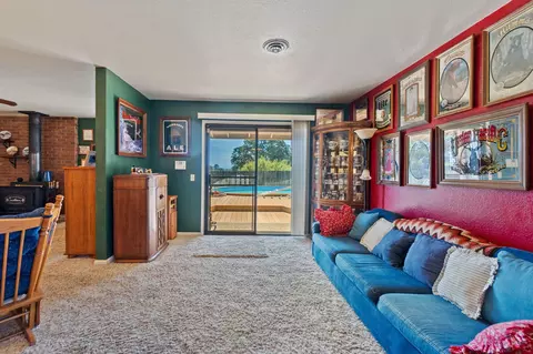 Living - 2560 Oriole Dr, Red Bluff, CA 96080 photo 1 of 3