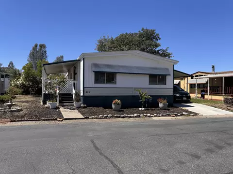 812 Mountain Shadows Blvd, Redding, CA 96001
