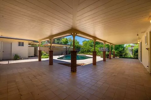 Exterior - 870 Redbud Dr, Redding, CA 96001 photo 13 of 32