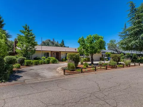 Exterior - 870 Redbud Dr, Redding, CA 96001 photo 6 of 32