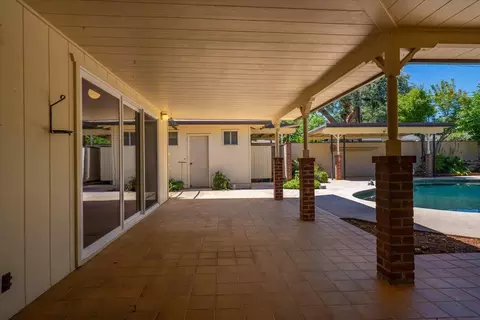 Exterior - 870 Redbud Dr, Redding, CA 96001 photo 14 of 32