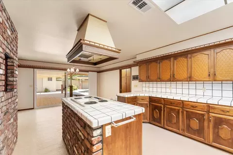 Kitchen - 870 Redbud Dr, Redding, CA 96001 photo 7 of 7