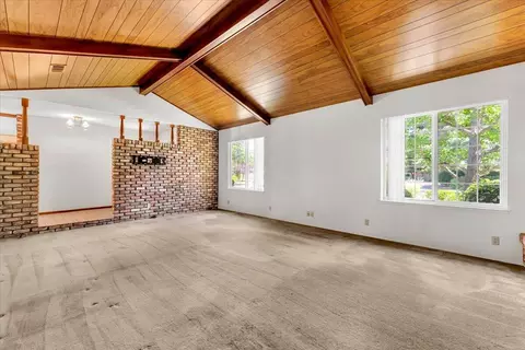 Living - 870 Redbud Dr, Redding, CA 96001 photo 3 of 7