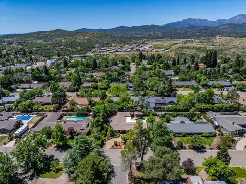 View/Area - 870 Redbud Dr, Redding, CA 96001 photo 5 of 6