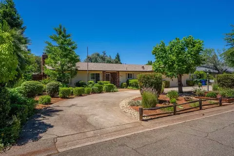 Exterior - 870 Redbud Dr, Redding, CA 96001 photo 11 of 32