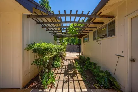 Exterior - 870 Redbud Dr, Redding, CA 96001 photo 24 of 32