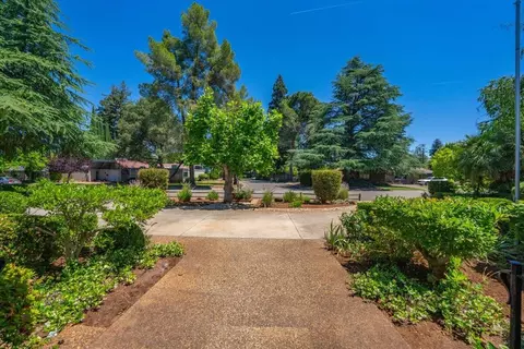 Exterior - 870 Redbud Dr, Redding, CA 96001 photo 8 of 32