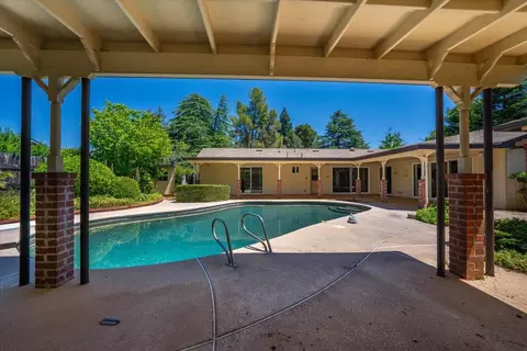 Exterior - 870 Redbud Dr, Redding, CA 96001 photo 20 of 32
