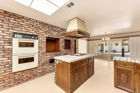 Kitchen - 870 Redbud Dr, Redding, CA 96001 photo 6 of 7