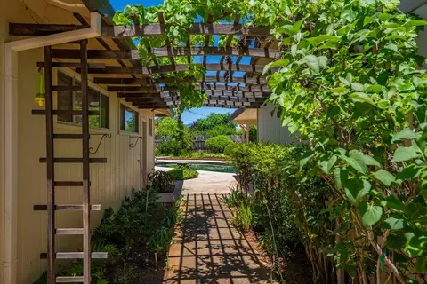 Exterior - 870 Redbud Dr, Redding, CA 96001 photo 32 of 32
