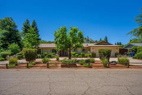 Exterior - 870 Redbud Dr, Redding, CA 96001 photo 2 of 32