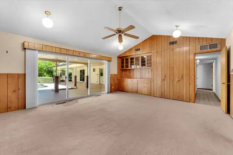 Living - 870 Redbud Dr, Redding, CA 96001 photo 6 of 7