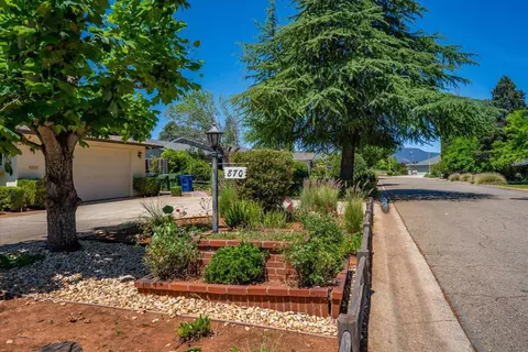 Exterior - 870 Redbud Dr, Redding, CA 96001 photo 12 of 32